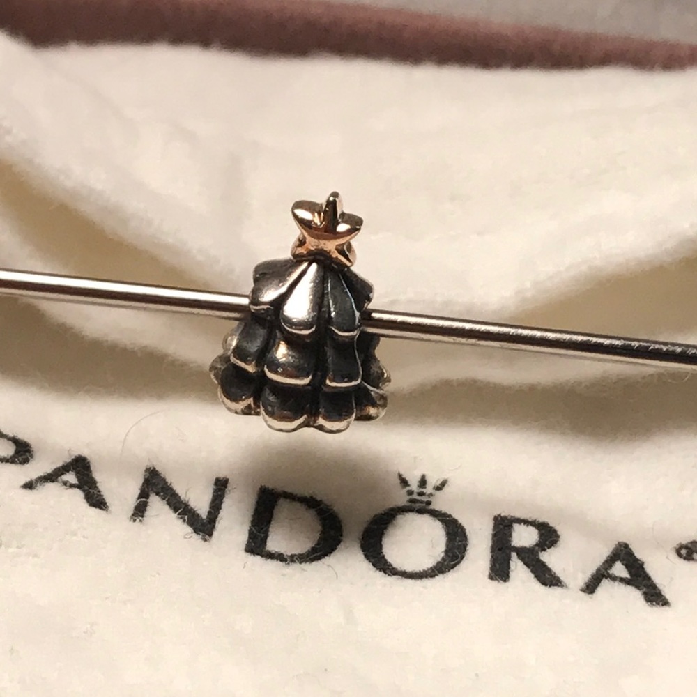 Pandora Christmas tree Retired‎ ✨